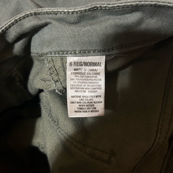 Aeropostale High Waisted Jegging, size 6 Regular, smoke free home - Picture 3 of 4